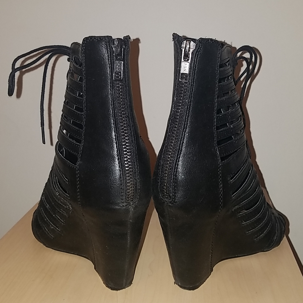 MIA black wedge sandals sz8 - Picture 4 of 4
